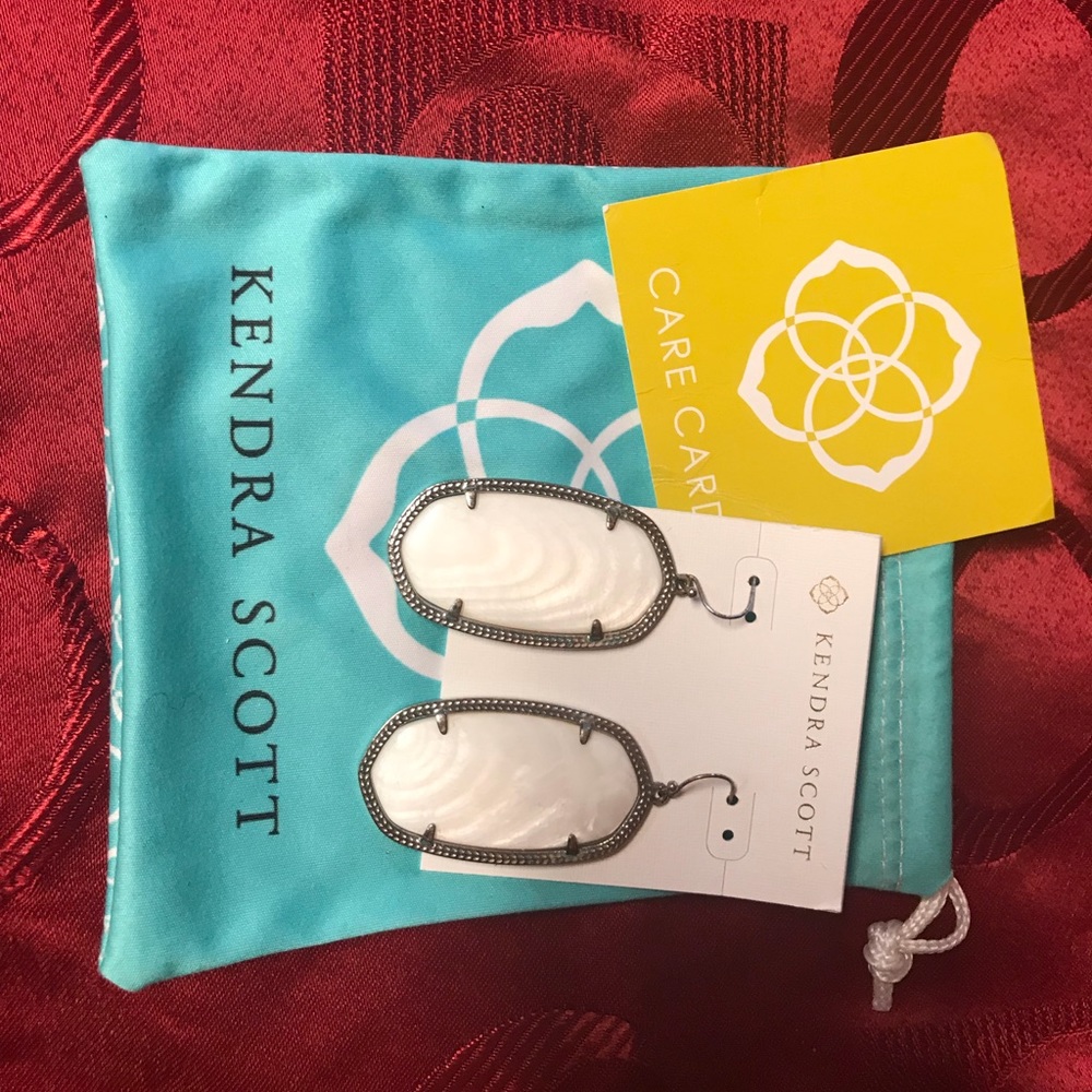 Authentic Kendra Scott Danielle Earrings